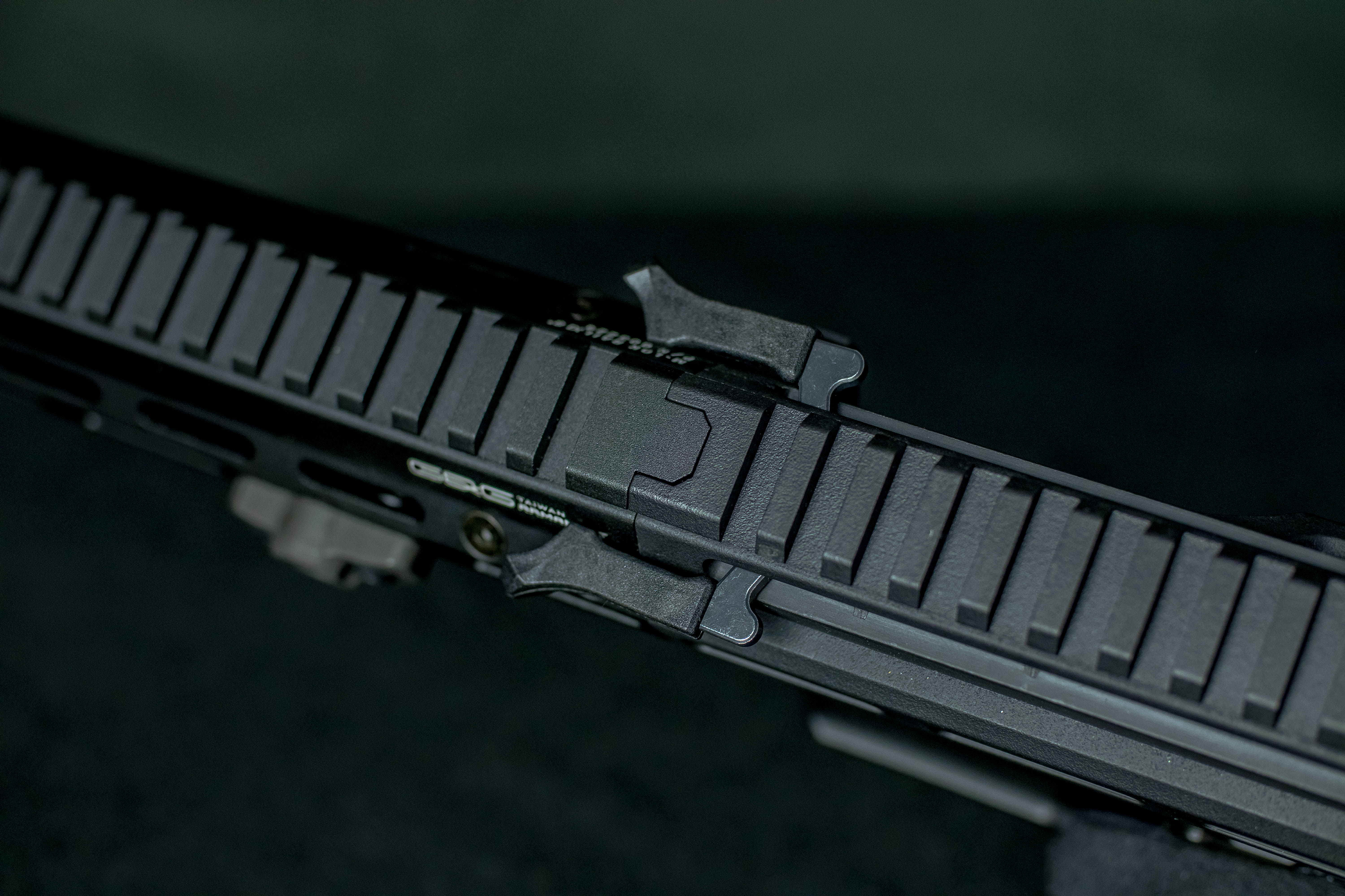 handguard link with body