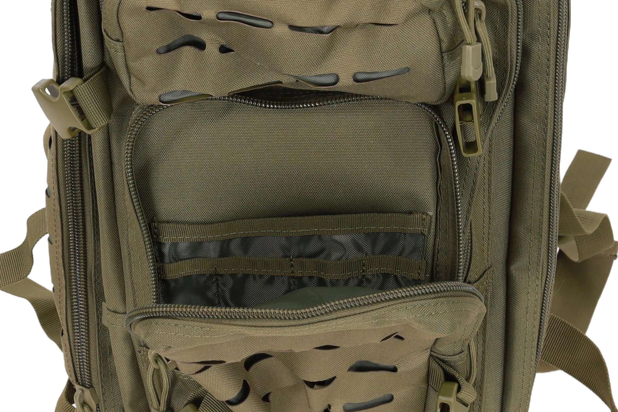 Otwarty plecak Assault Pack z widocznymi kieszeniami i przegrodami